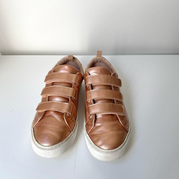 Gap Unisex Rose Gold shiny sneakers, velcro strap, Size Youth /Men US5, Wmn US 7 - Picture 3 of 7